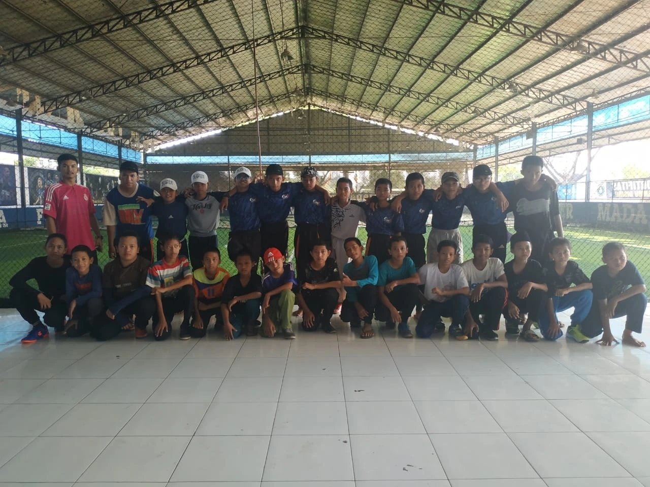 Kegiatan outbound siswa PPTQ An-Nur Indonesia di alam terbuka